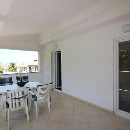 Helles Nur 350 Meter Zum Mit Privatem Balkon Und Meerblick * Porec