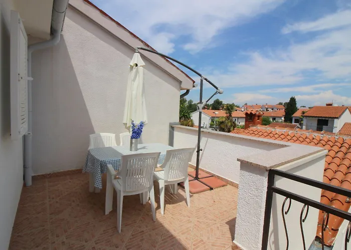 Helles Nur 350 Meter Zum Mit Privatem Balkon Und Meerblick