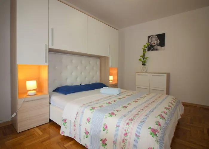 Helles Nur 350 Meter Zum Mit Privatem Balkon Und Meerblick Appartement